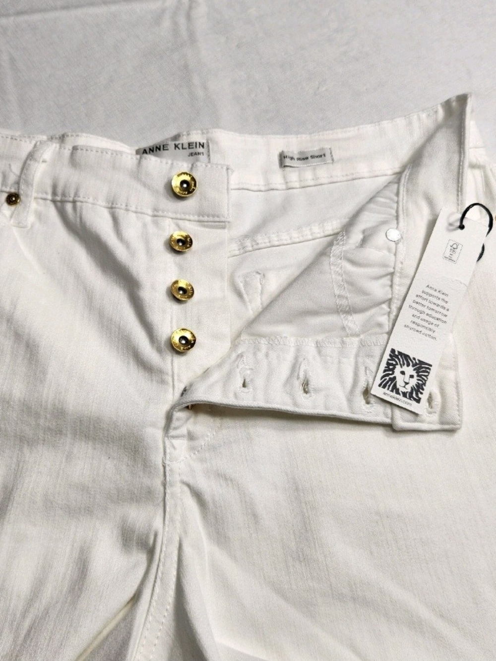 Anne Klein Womens Size 16 white Button fly  High Rise Shorts Stretch NWT 03 - Picture 3 of 13